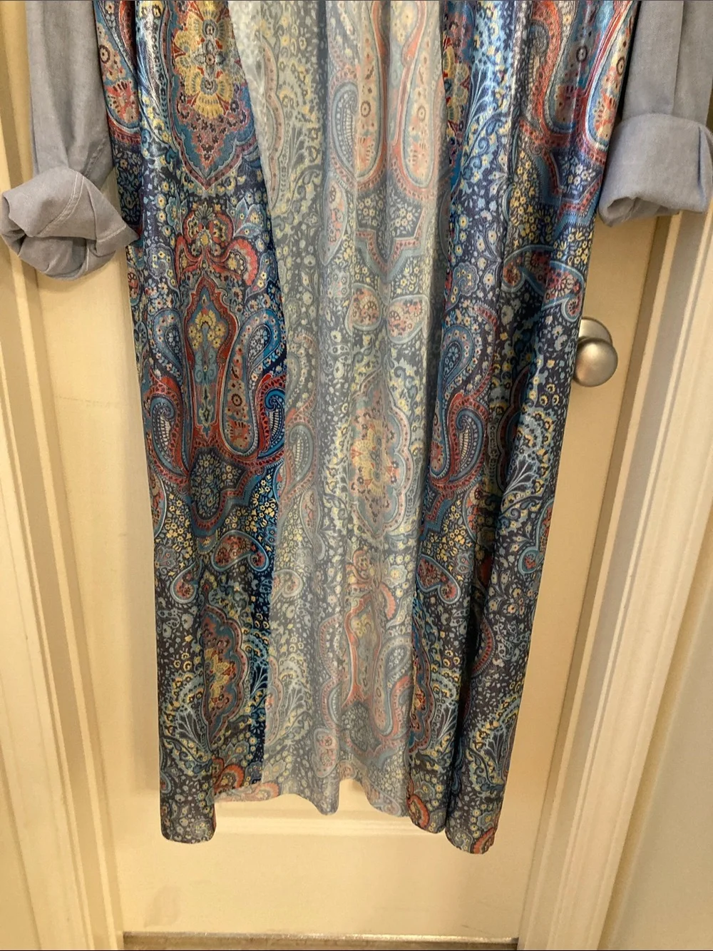 Light Blue Shirt Duster with Blue Paisley Panel - Picture 4 of 13